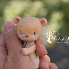 Мишка девочка с глазами из самого синего льда (вырезана из кедра, пахнет медом)