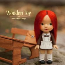 Кукла школьница из дерева