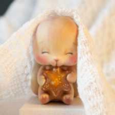 Сладкий зайка (вырезан из клёна)