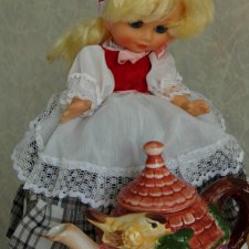 "Чайная девочка" угощает "чаем из "веника""