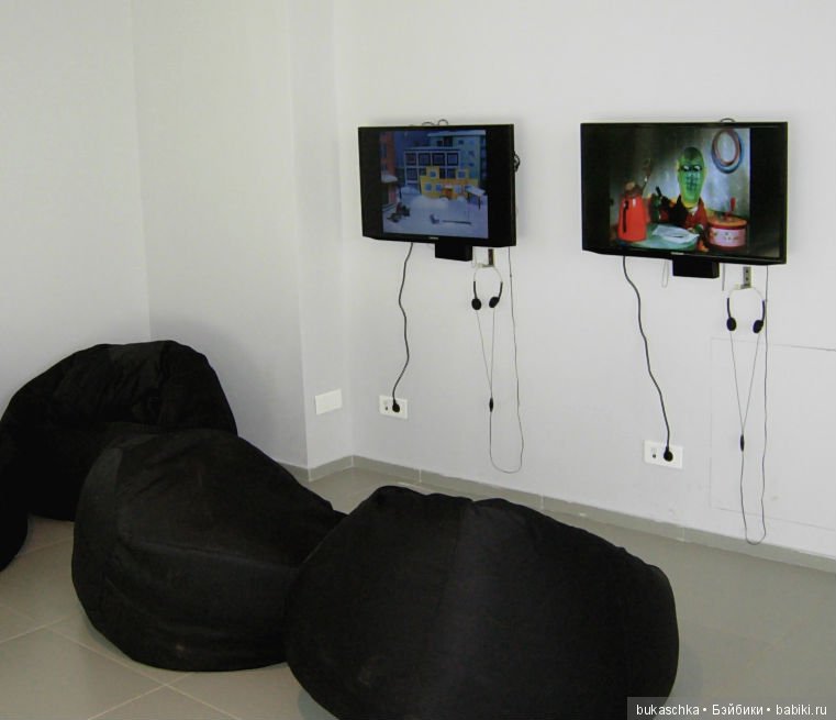 Жители "Кукольного острова" на выставке "Куклы 2.0" в Музее кино