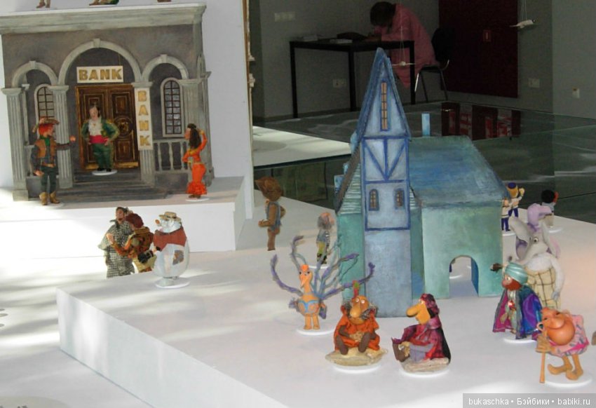 Жители "Кукольного острова" на выставке "Куклы 2.0" в Музее кино