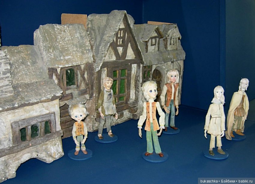 Жители "Кукольного острова" на выставке "Куклы 2.0" в Музее кино