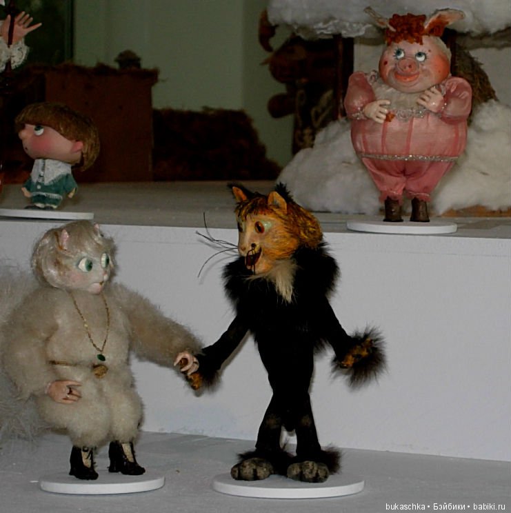 Жители "Кукольного острова" на выставке "Куклы 2.0" в Музее кино