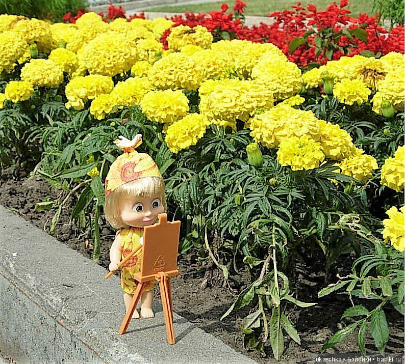 Машка-художница приехала — Куклы Маша и Медведь (Simba): Маша в кармашке (фото 10)