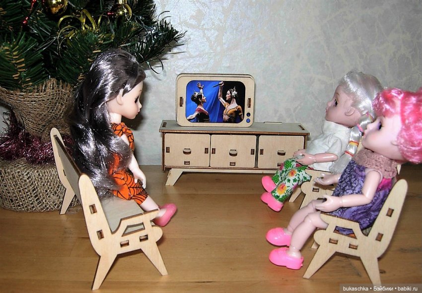 В гостях у сказки. Новогодний вечер у телевизора