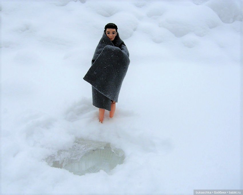 Зимние забавы: купание в проруби (фото 9)