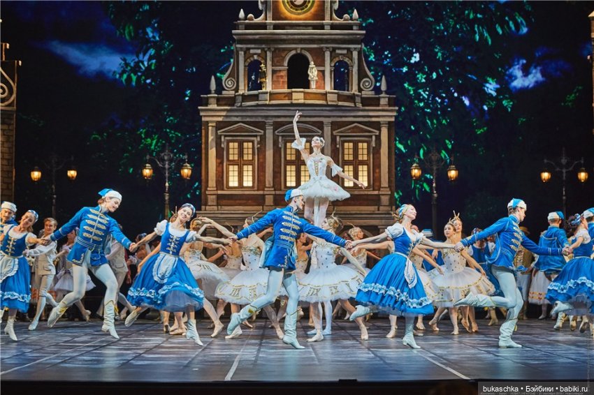 Трансляция спектакля Новосибирского театра оперы и балета (фото 2)