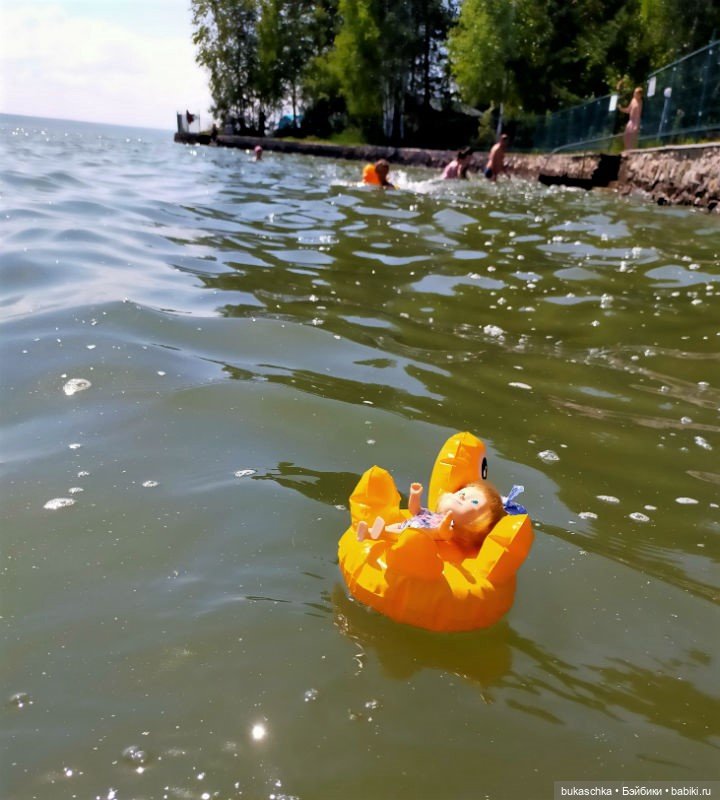 Машка на отдыхе. Кря-кря — Куклы Маша и Медведь (Simba): Маша в кармашке