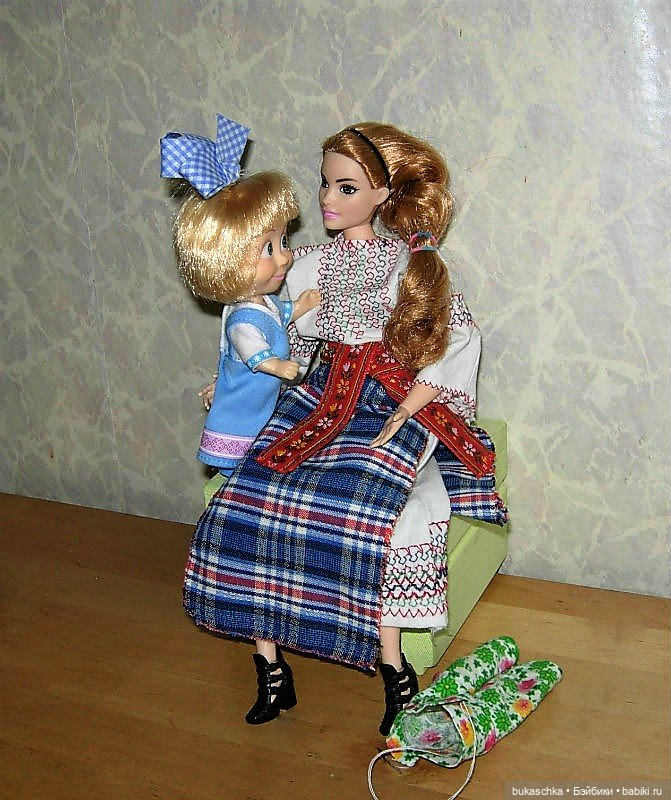 Свою маму я люблю — Куклы Маша и Медведь (Simba): Маша в кармашке (фото 4)