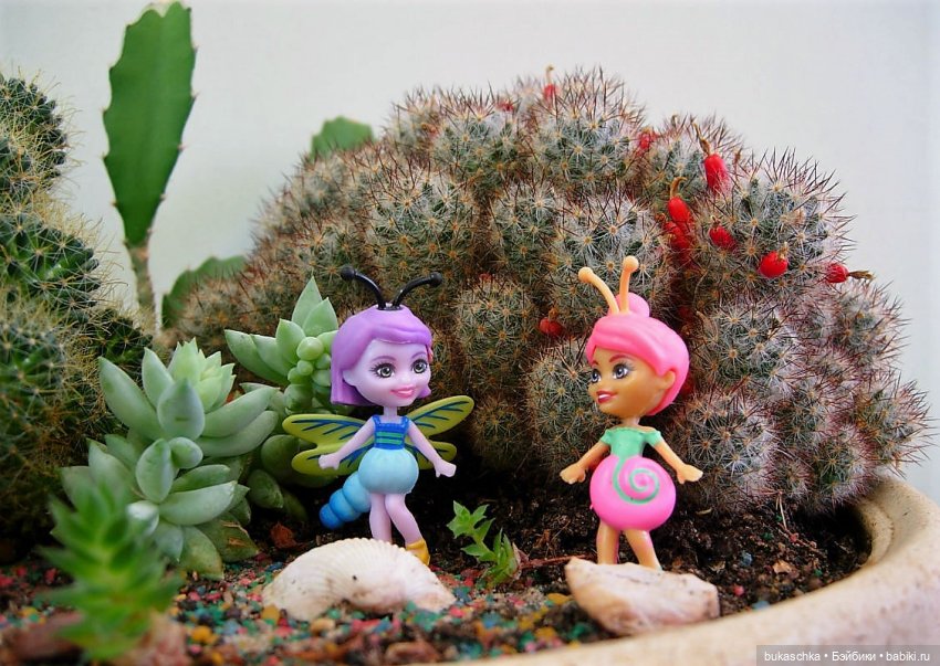 Букашки в новогоднем лесу