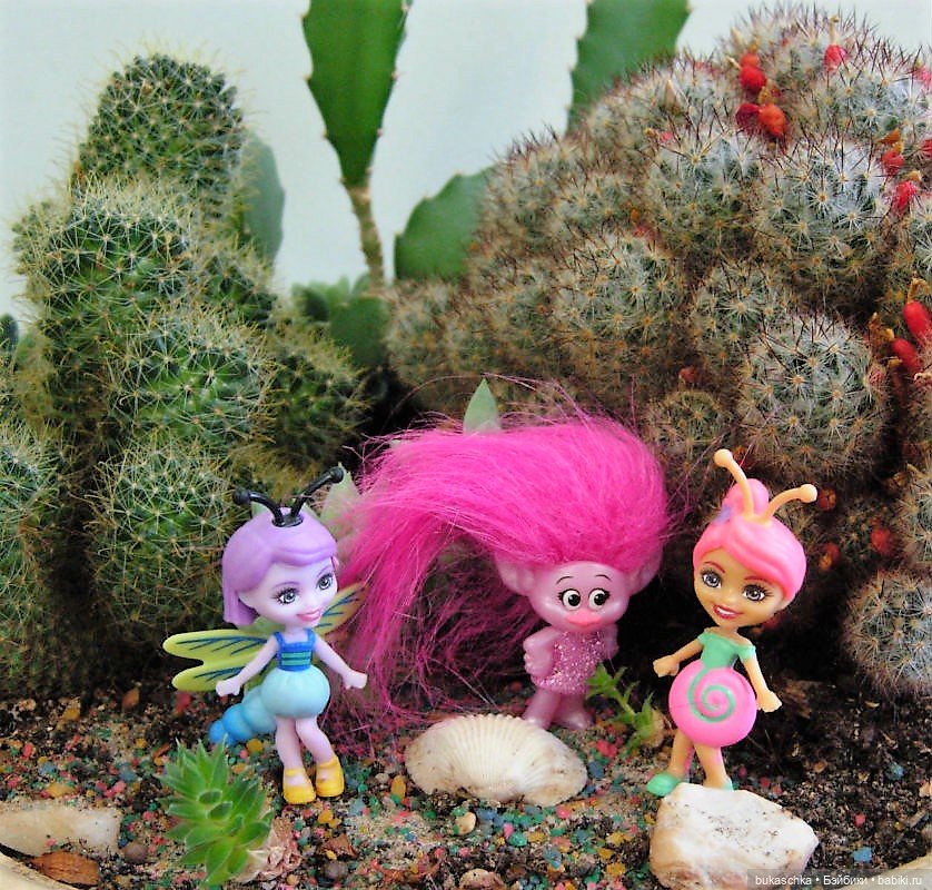 Букашки в новогоднем лесу