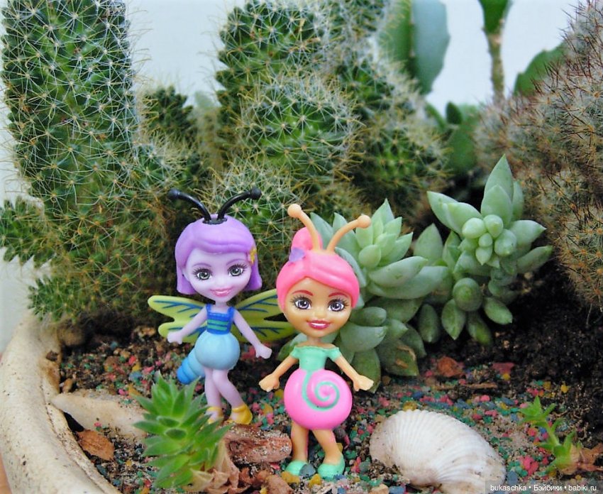 Букашки в новогоднем лесу