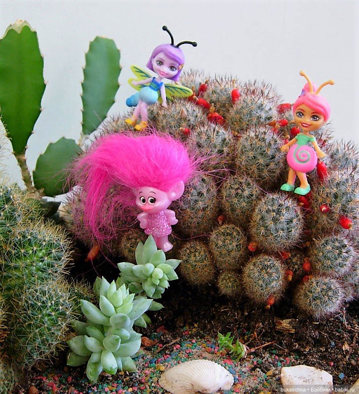 Букашки в новогоднем лесу