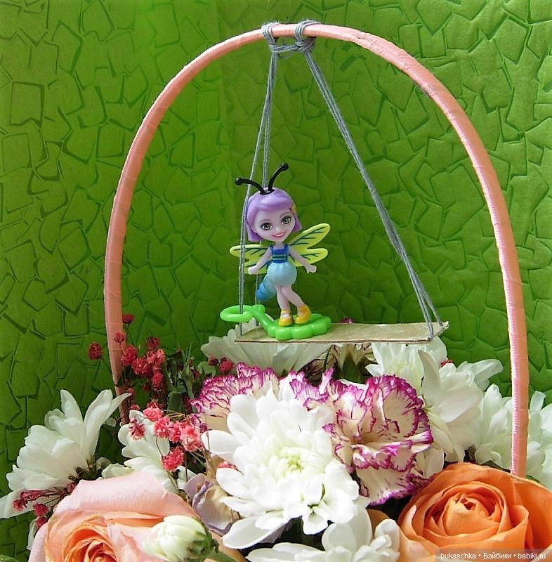 Букашки в цветочной корзинке