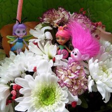 Букашки в цветочной корзинке