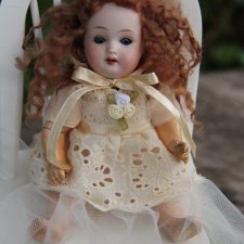 Купила дешево антикварную куклу и в подарок пришла малявочка Trebor 7"!!!