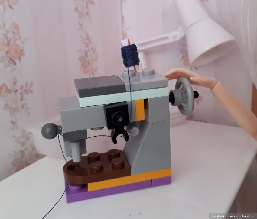 Швейная машинка из лего