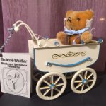 Жестяная кукольная коляска новая с оригинальным Германом Тедди. Германия.