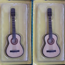 Гитара для куклы