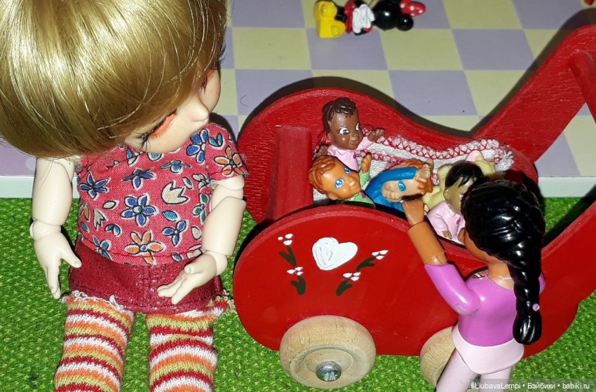 Карманные бабки или Энжи в няньках