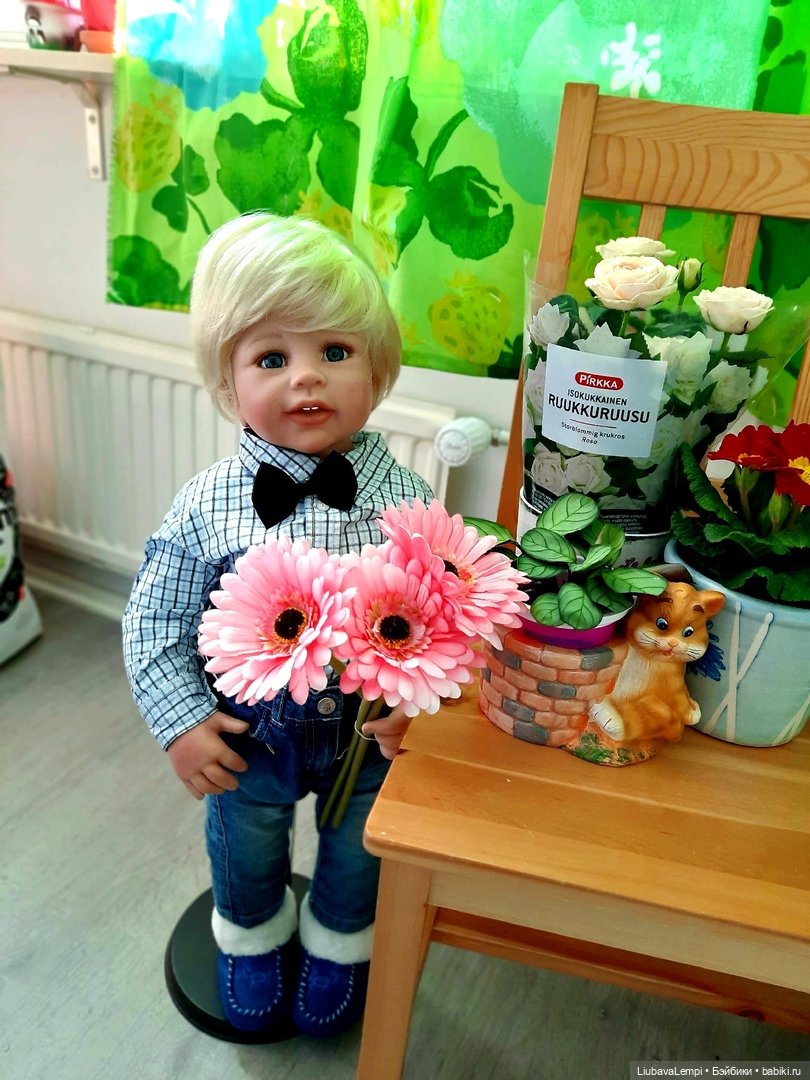 Утренняя суета или С праздником, Вас, девочки