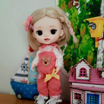 Нарядов много не бывает.