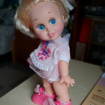 Целых 6 лет нас искала!))