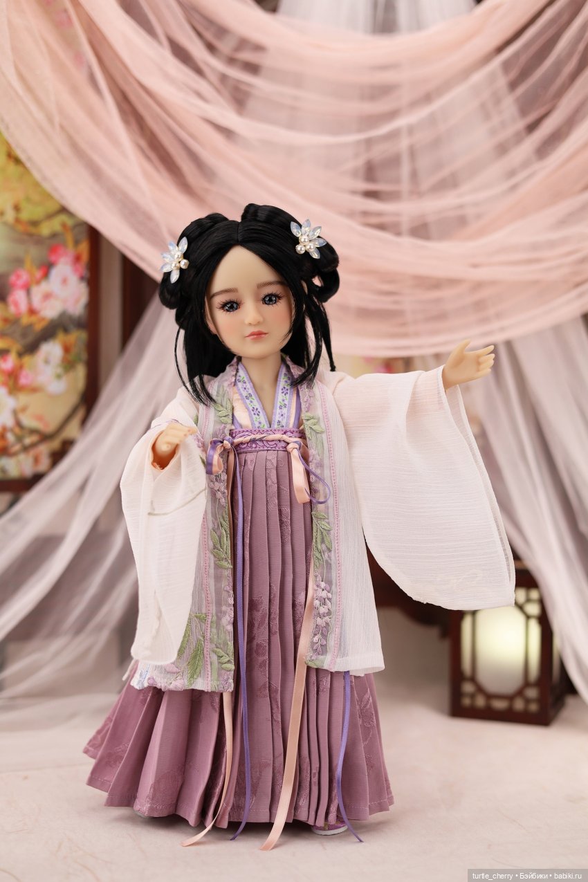 Молды Ruby Red Fashion Friends 37 cm