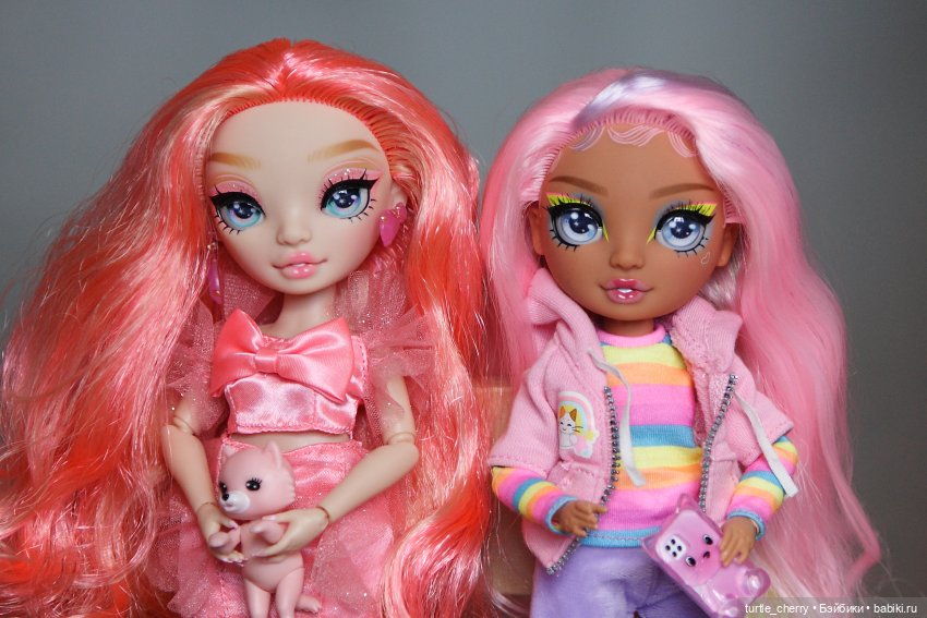Розово-фиолетовые девочки Рейнбоу Хай (фото 3)