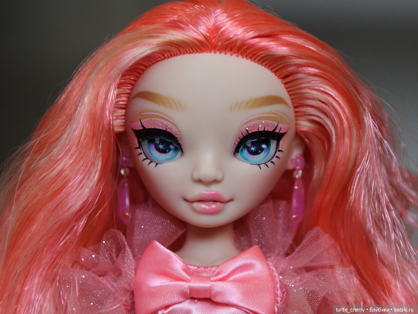 Розово-фиолетовые девочки Рейнбоу Хай (фото 6)