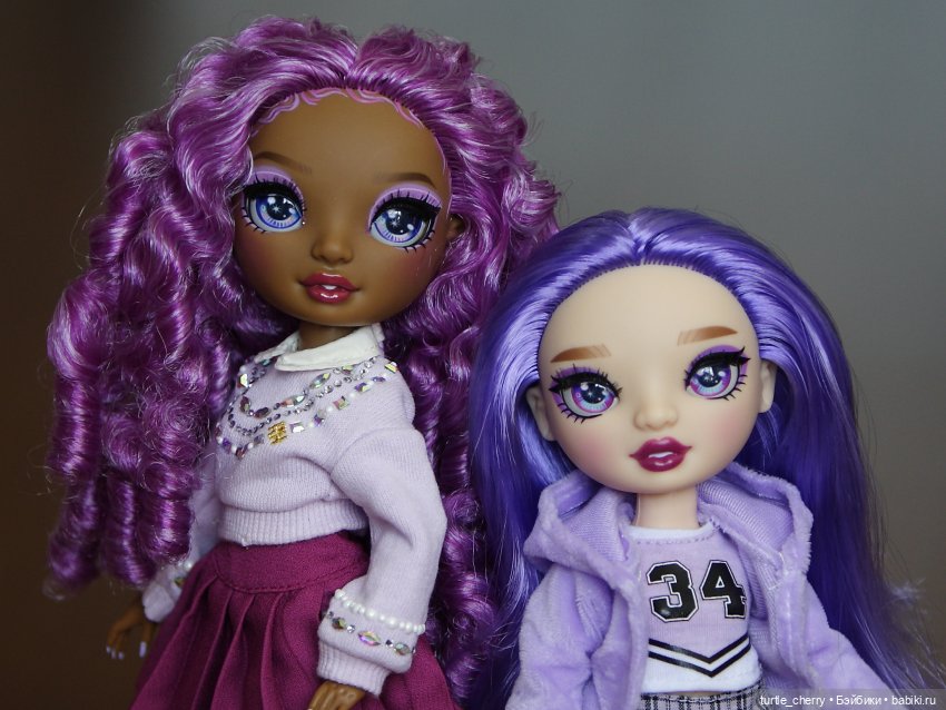 Розово-фиолетовые девочки Рейнбоу Хай