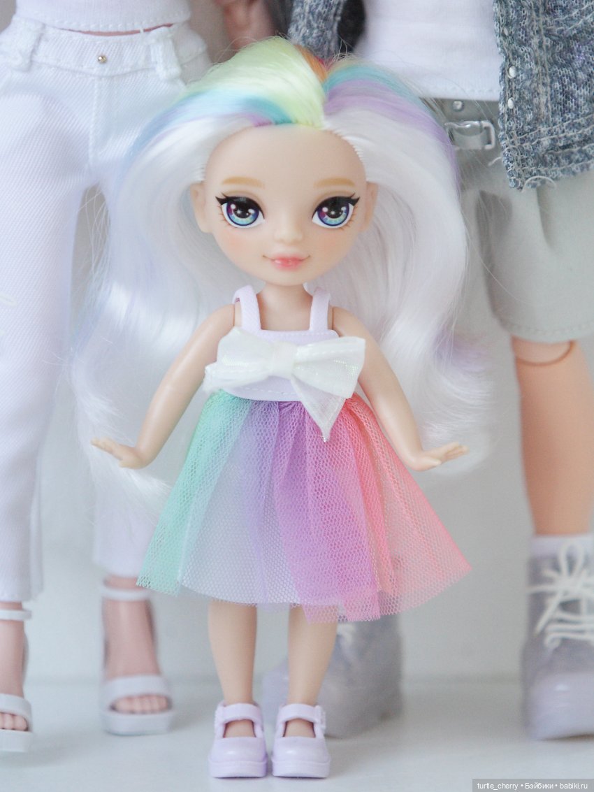 Рэйнбоу хай, пара скромных новеньких