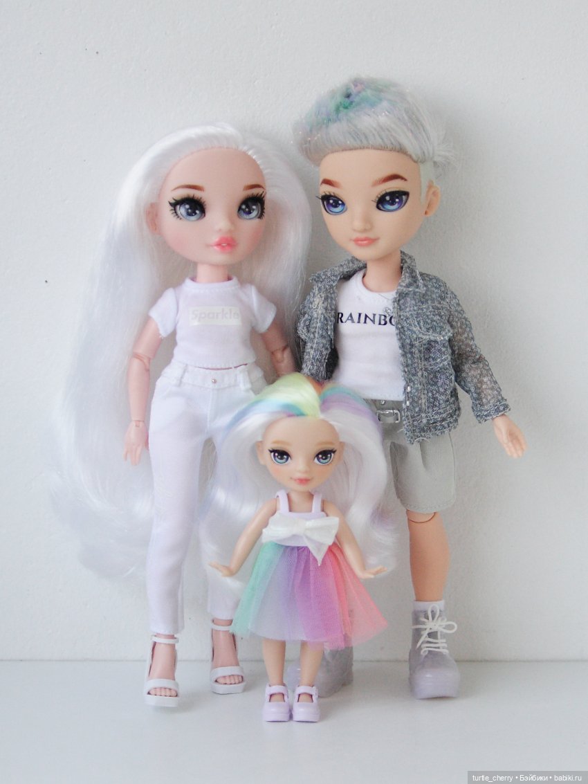 Рэйнбоу хай, пара скромных новеньких