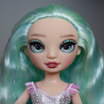 Рэйнбоу хай, пара скромных новеньких