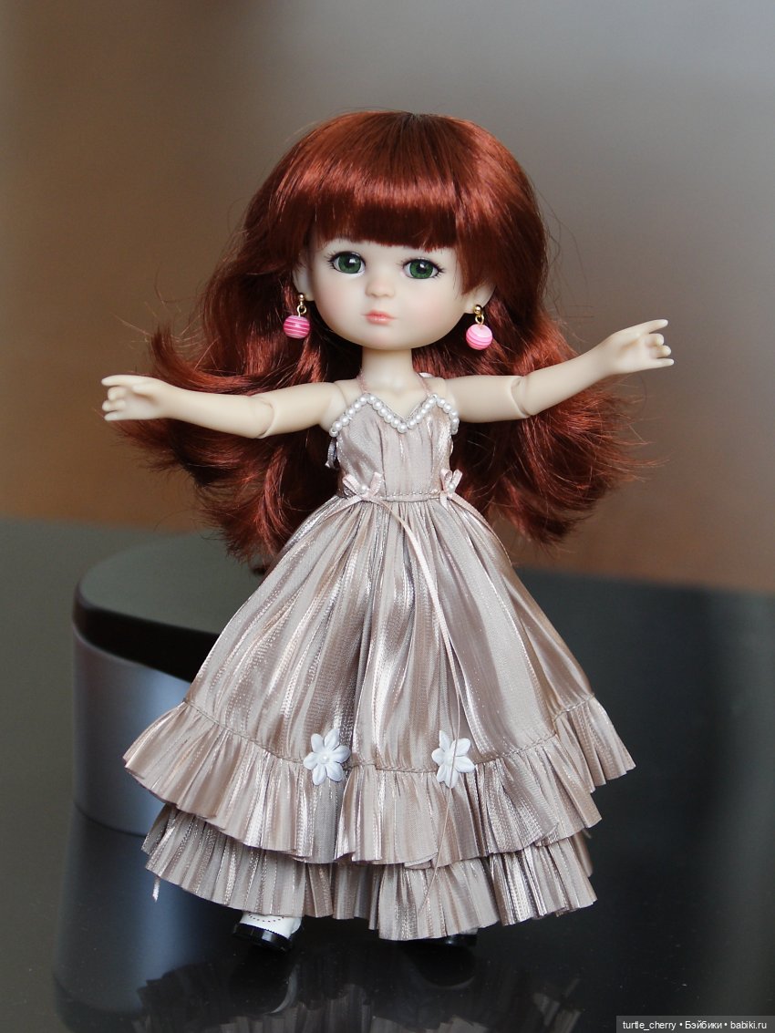 Луна Лили Руби Ред — Куклы Ruby Red (Руби Ред) Fashion Friends: Siblies (фото 9)