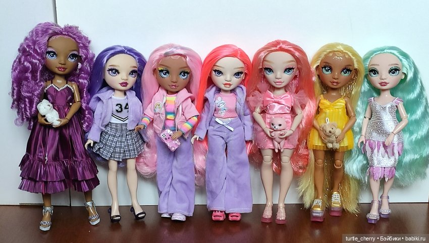 Новенькая Рэйнбоу Хай со странным именем Доун