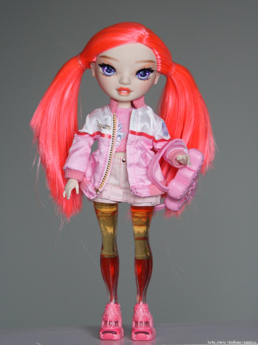 Новенькая Рэйнбоу Хай со странным именем Доун (фото 4)