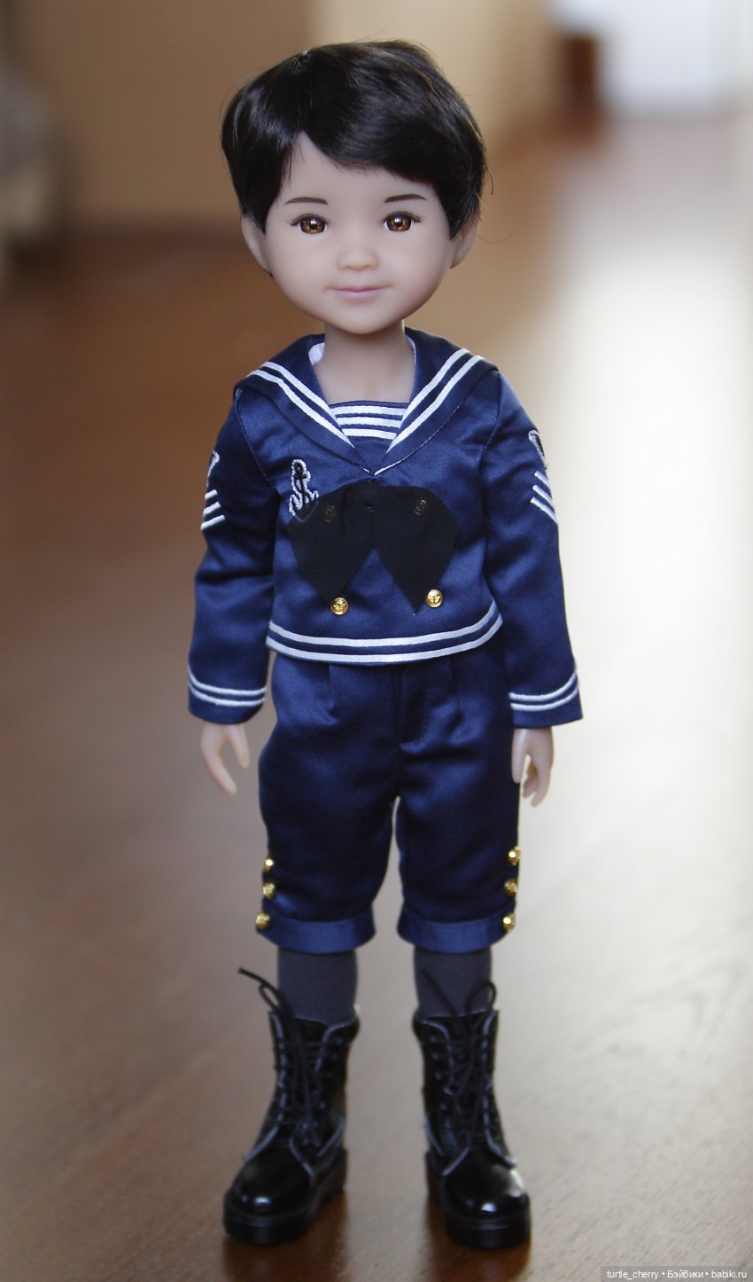 Тайлер Руби Ред — Куклы Ruby Red (Руби Ред) Fashion Friends: Siblies (фото 8)