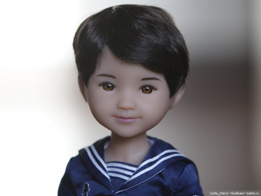 Тайлер Руби Ред — Куклы Ruby Red (Руби Ред) Fashion Friends: Siblies (фото 6)