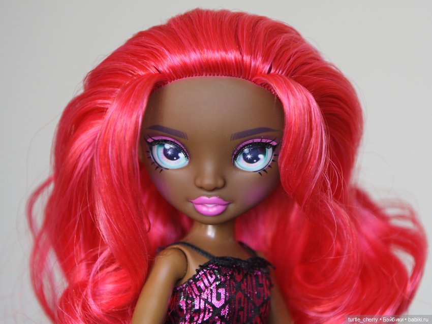 Дарья Розелин Рэйнбоу Хай