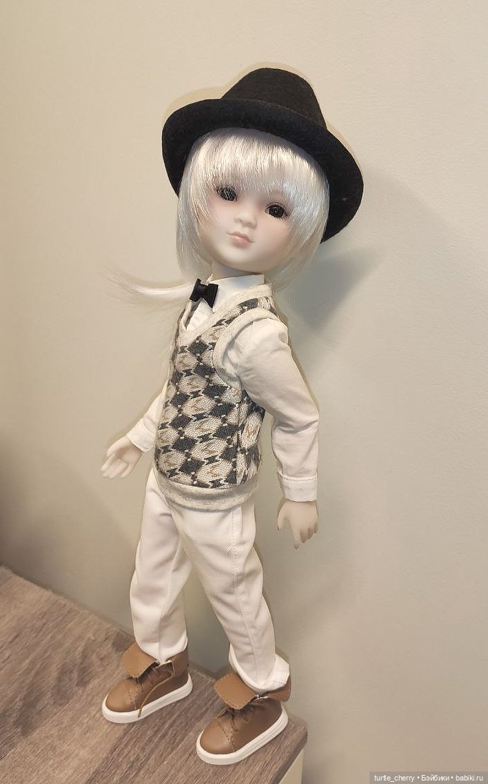 Мальчики Руби Ред, Джулиан и... имя еще не придумала