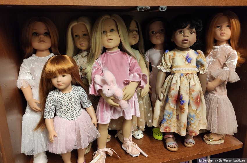 Ханночки и Свеньи в новых платьицах