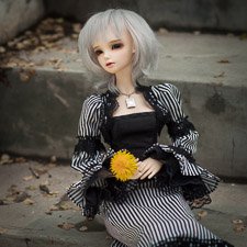 Елена на прогулке