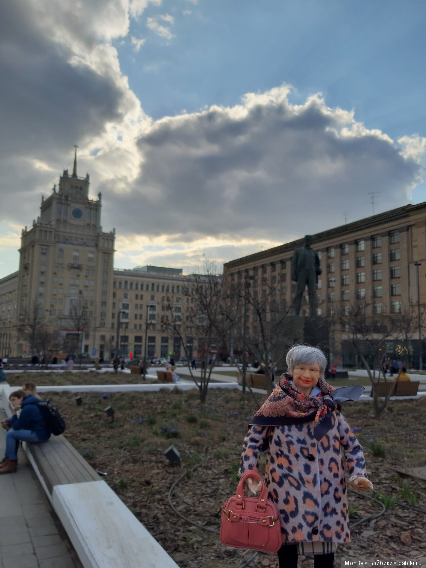 Зажигательная Бабуля от Александры Соцковой (фото 6)