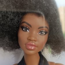 Продам Барби Looks.