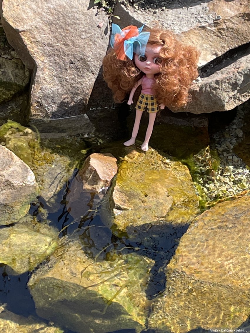 Зелень, солнце и огромные глаза