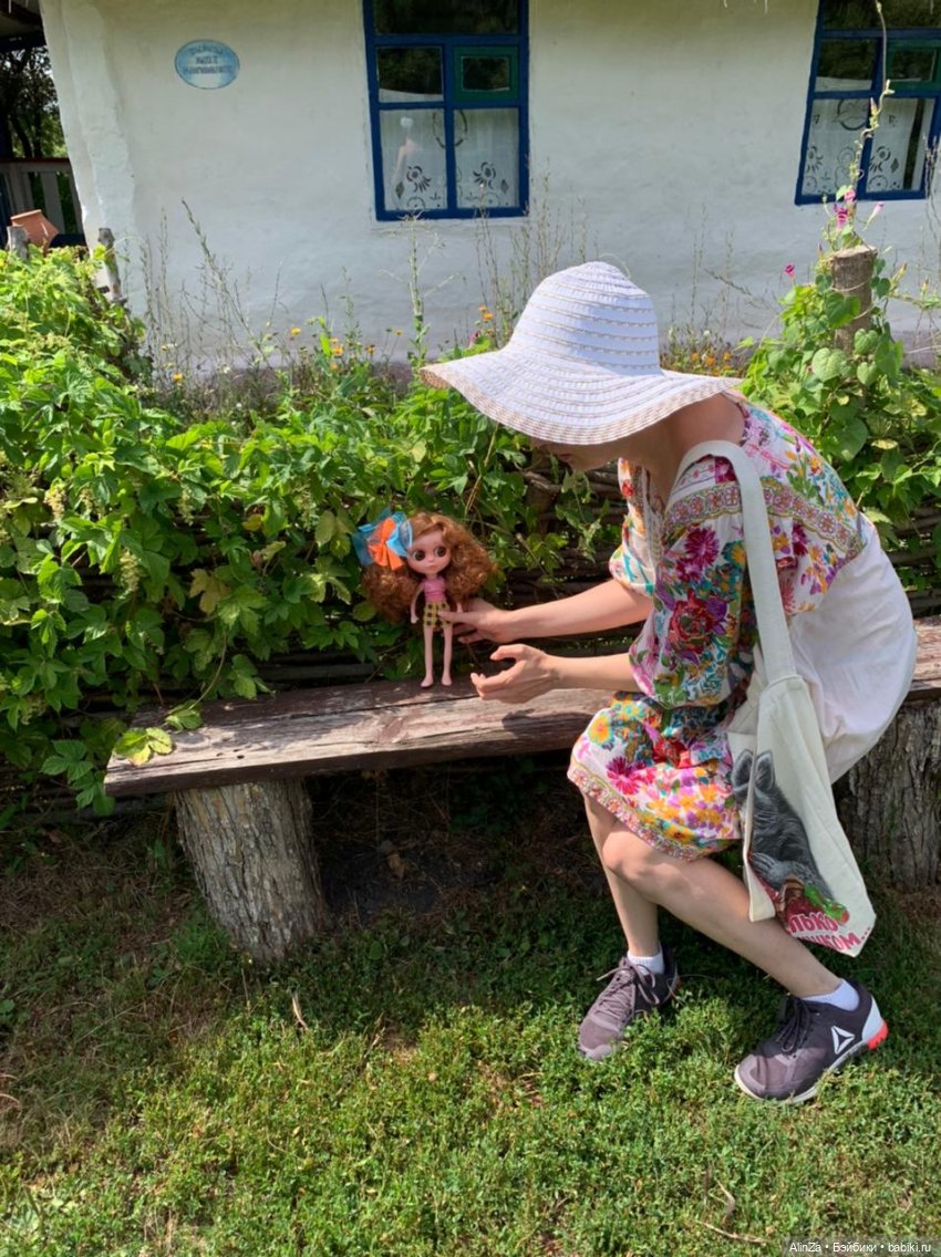 Зелень, солнце и огромные глаза