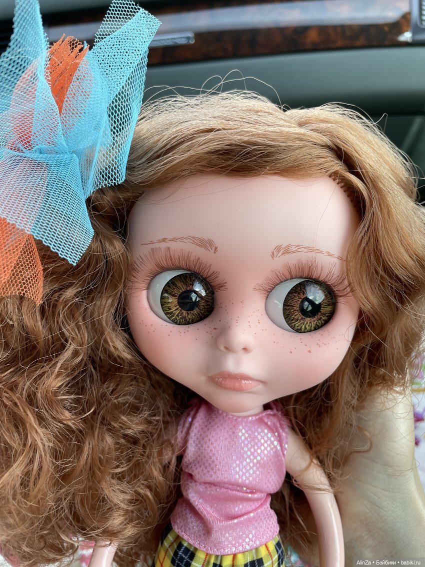 Зелень, солнце и огромные глаза