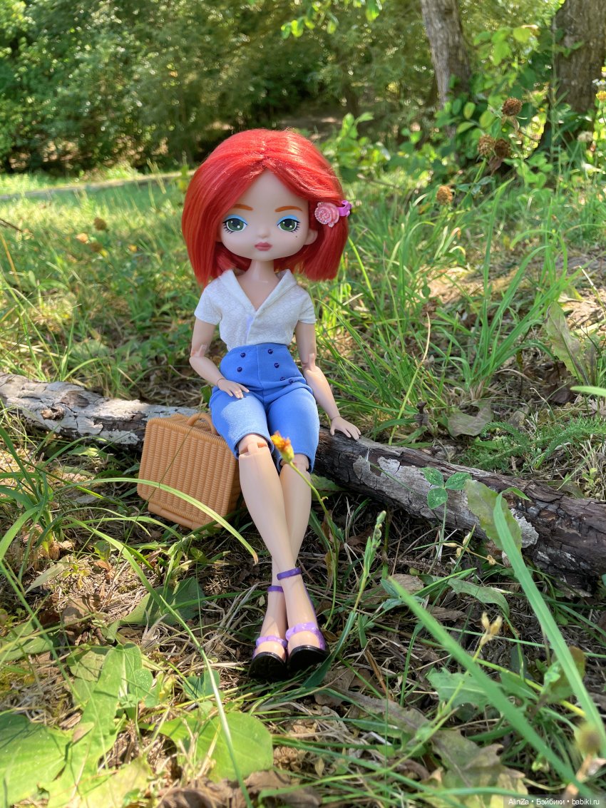 Леди и автомобиль. Летний пикник